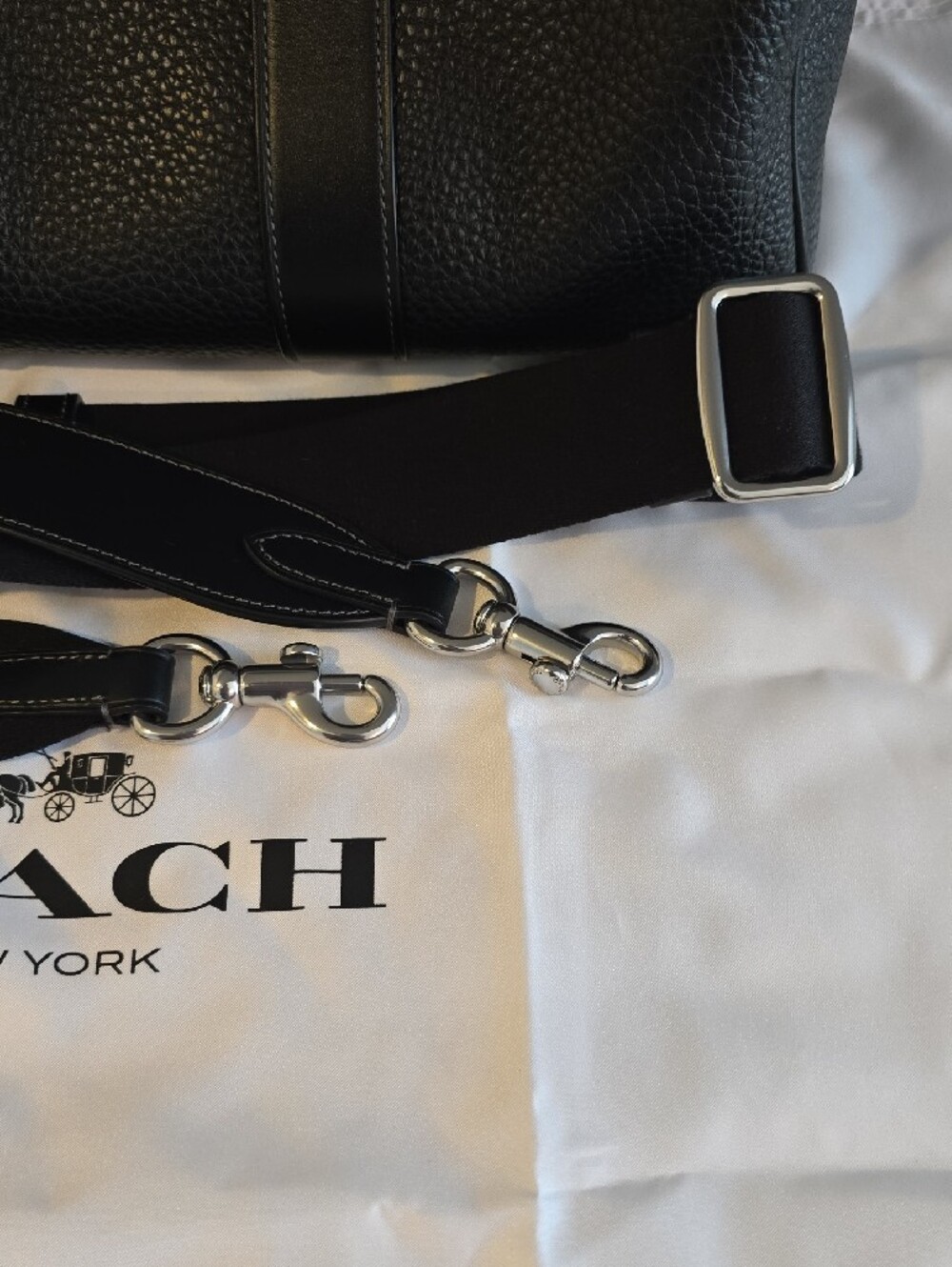 Coach Compass Bag 35 Black Pebbled Leather with Detachable Strap - Picture 14 of 15